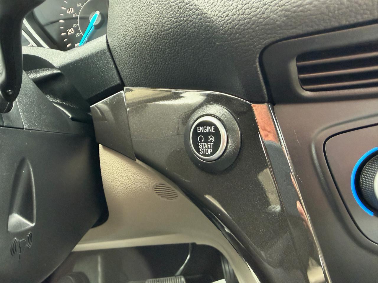 Ford Escape Titanium 4WD 2018