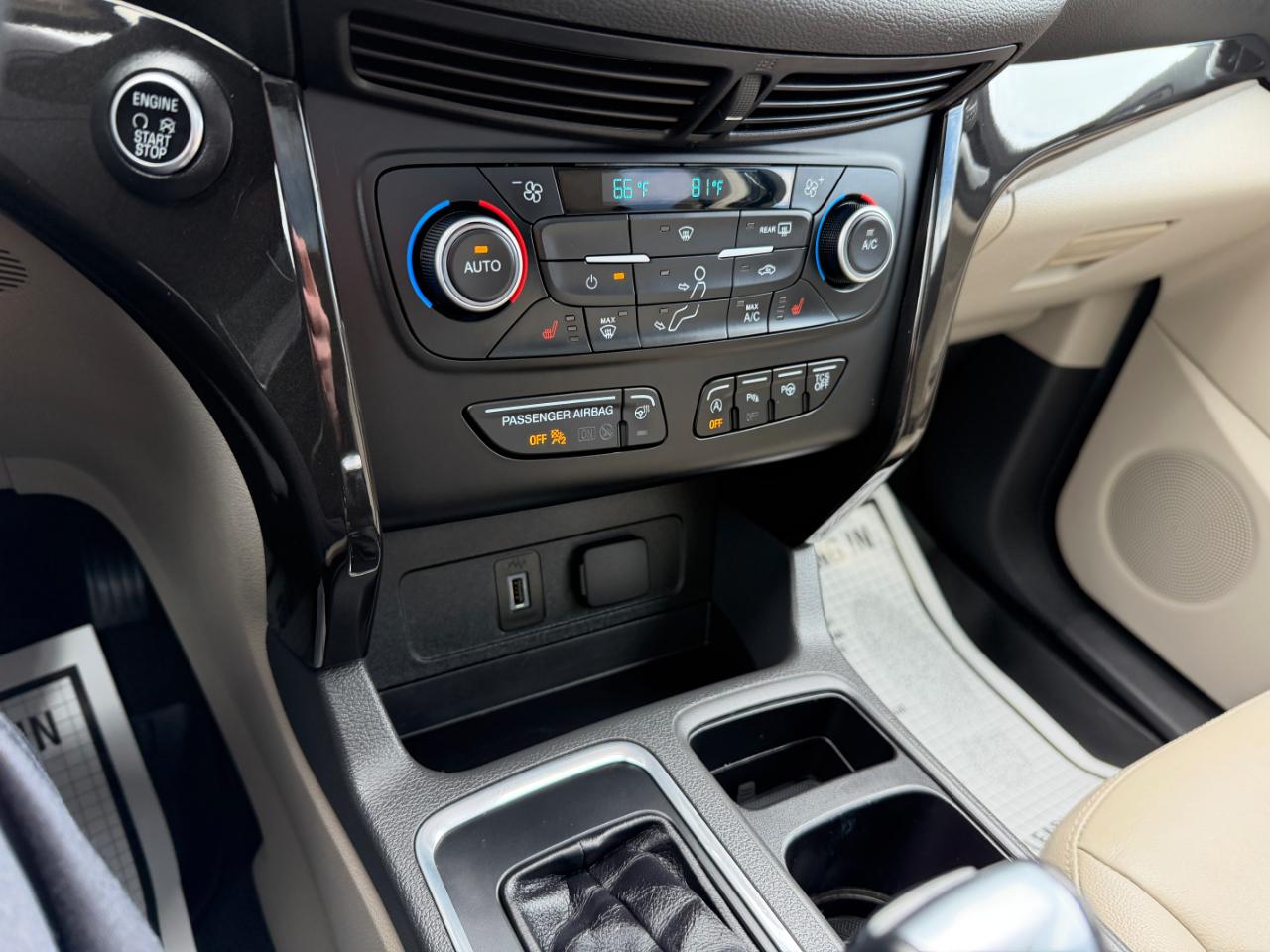 Ford Escape Titanium 4WD 2018