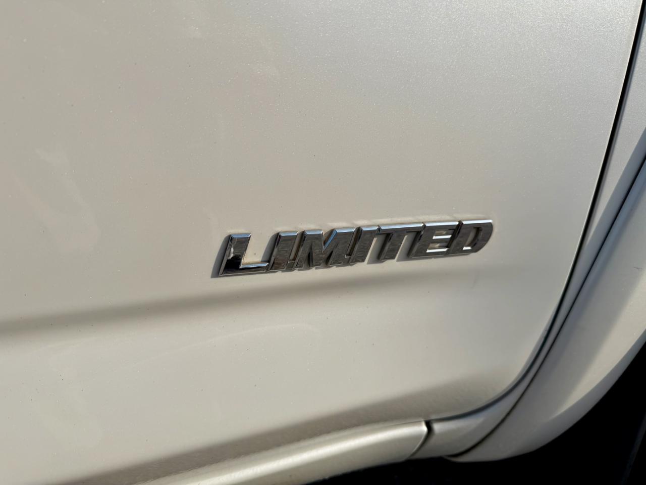 Toyota RAV4 4WD 4dr V6 5-Spd AT Ltd (Natl) 2011