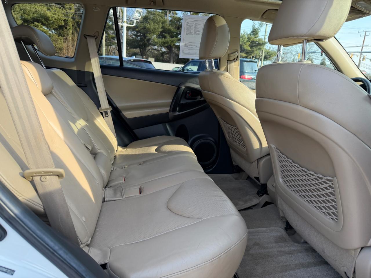 Toyota RAV4 4WD 4dr V6 5-Spd AT Ltd (Natl) 2011