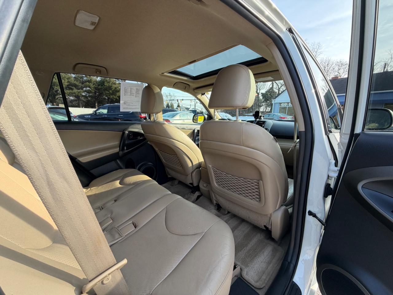 Toyota RAV4 4WD 4dr V6 5-Spd AT Ltd (Natl) 2011