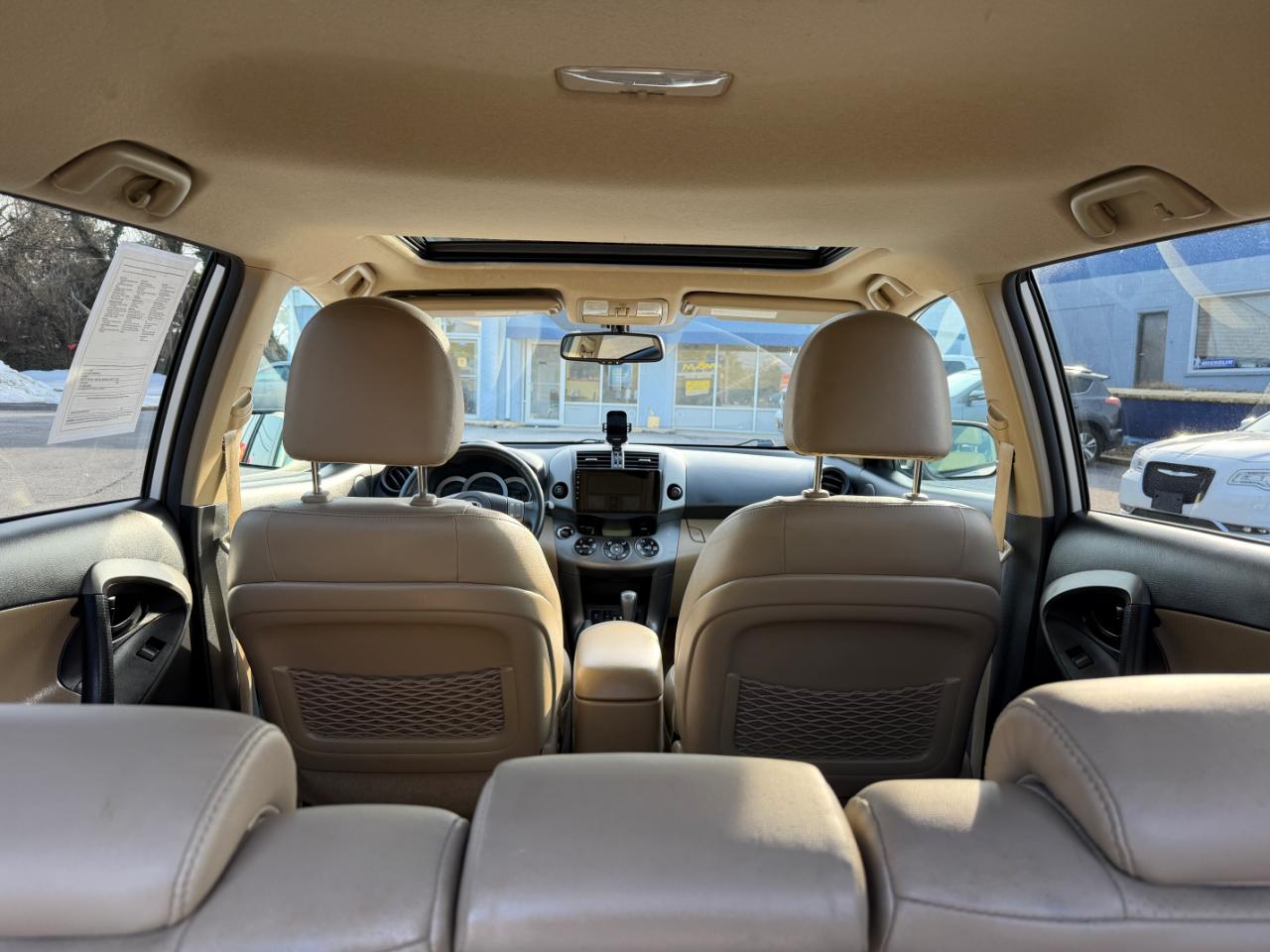 Toyota RAV4 4WD 4dr V6 5-Spd AT Ltd (Natl) 2011