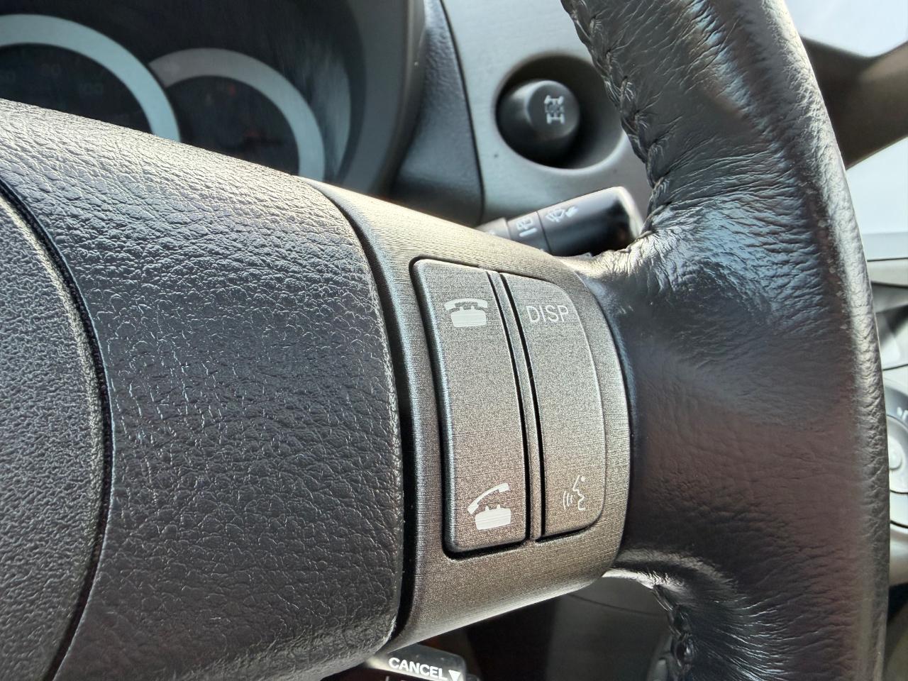 Toyota RAV4 4WD 4dr V6 5-Spd AT Ltd (Natl) 2011