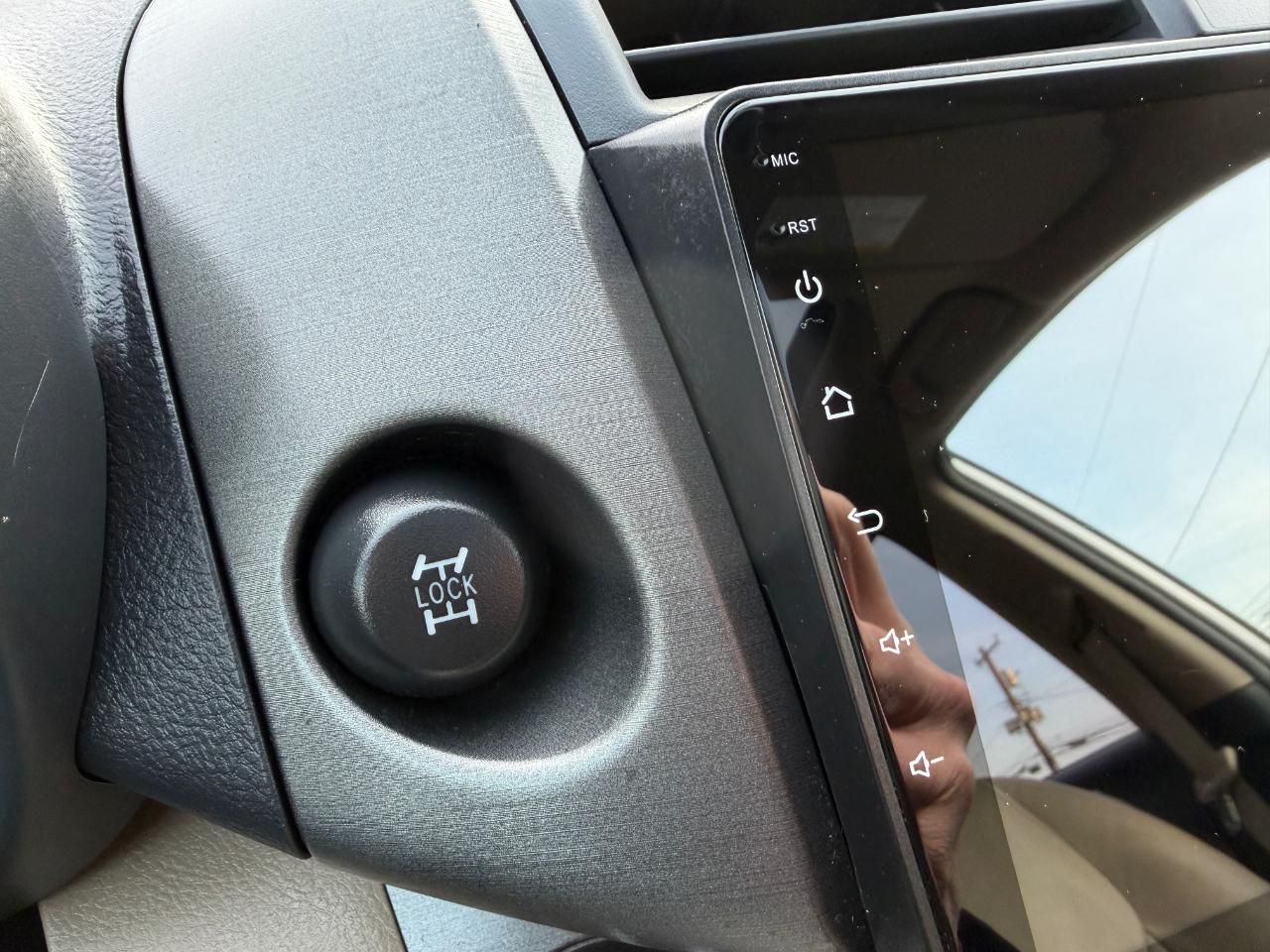 Toyota RAV4 4WD 4dr V6 5-Spd AT Ltd (Natl) 2011