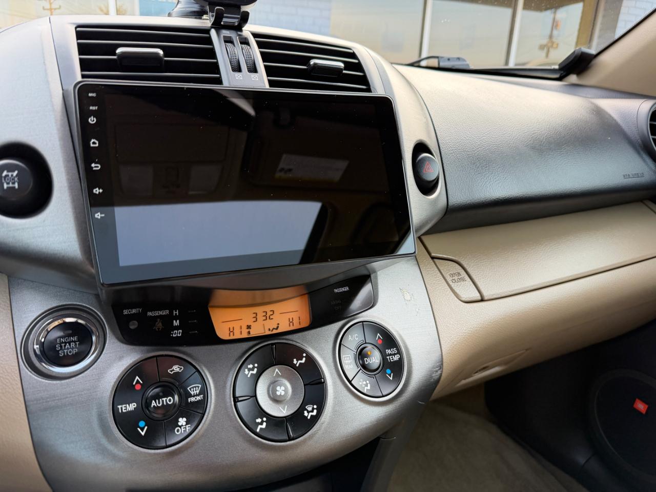 Toyota RAV4 4WD 4dr V6 5-Spd AT Ltd (Natl) 2011