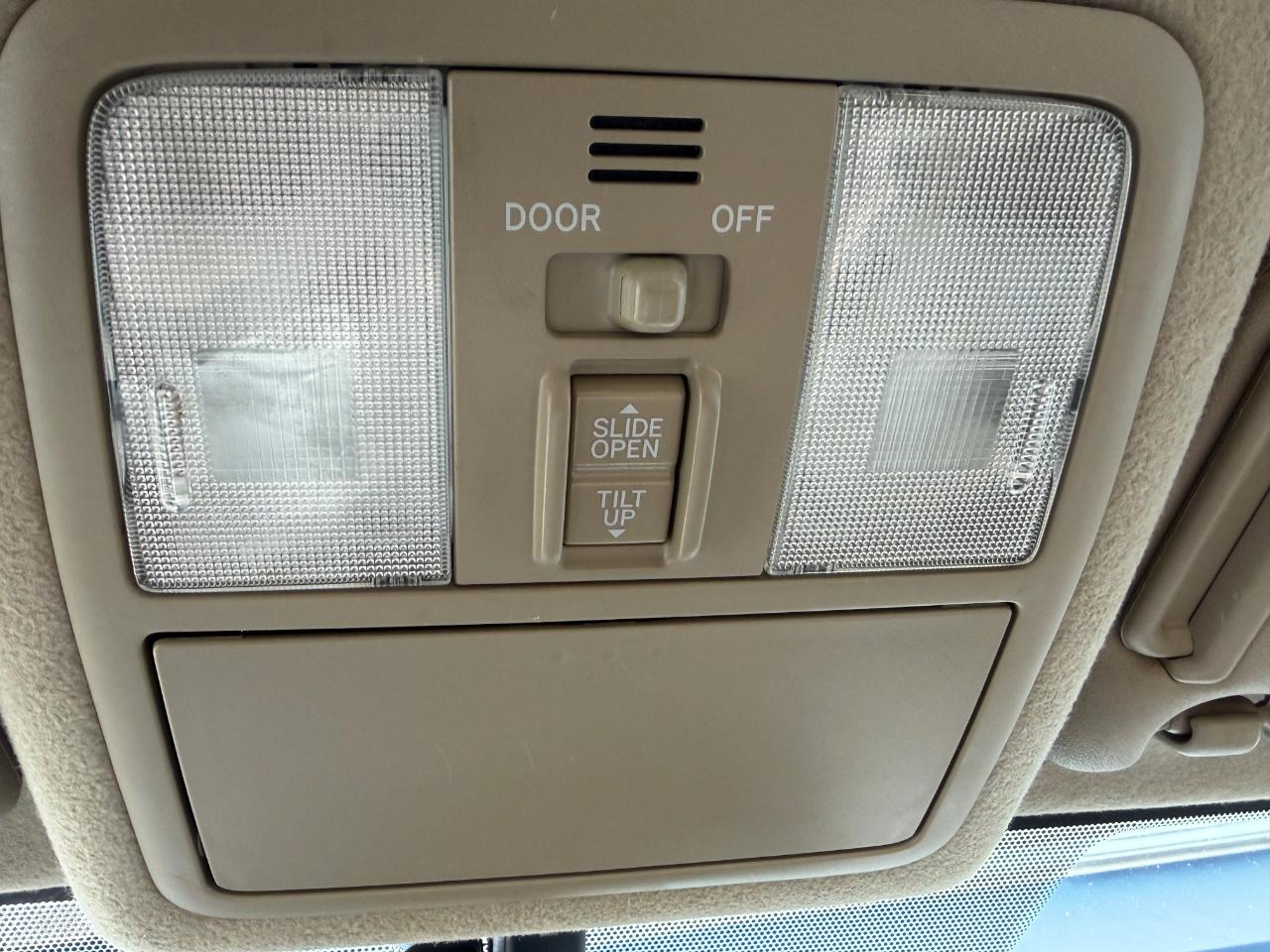 Toyota RAV4 4WD 4dr V6 5-Spd AT Ltd (Natl) 2011