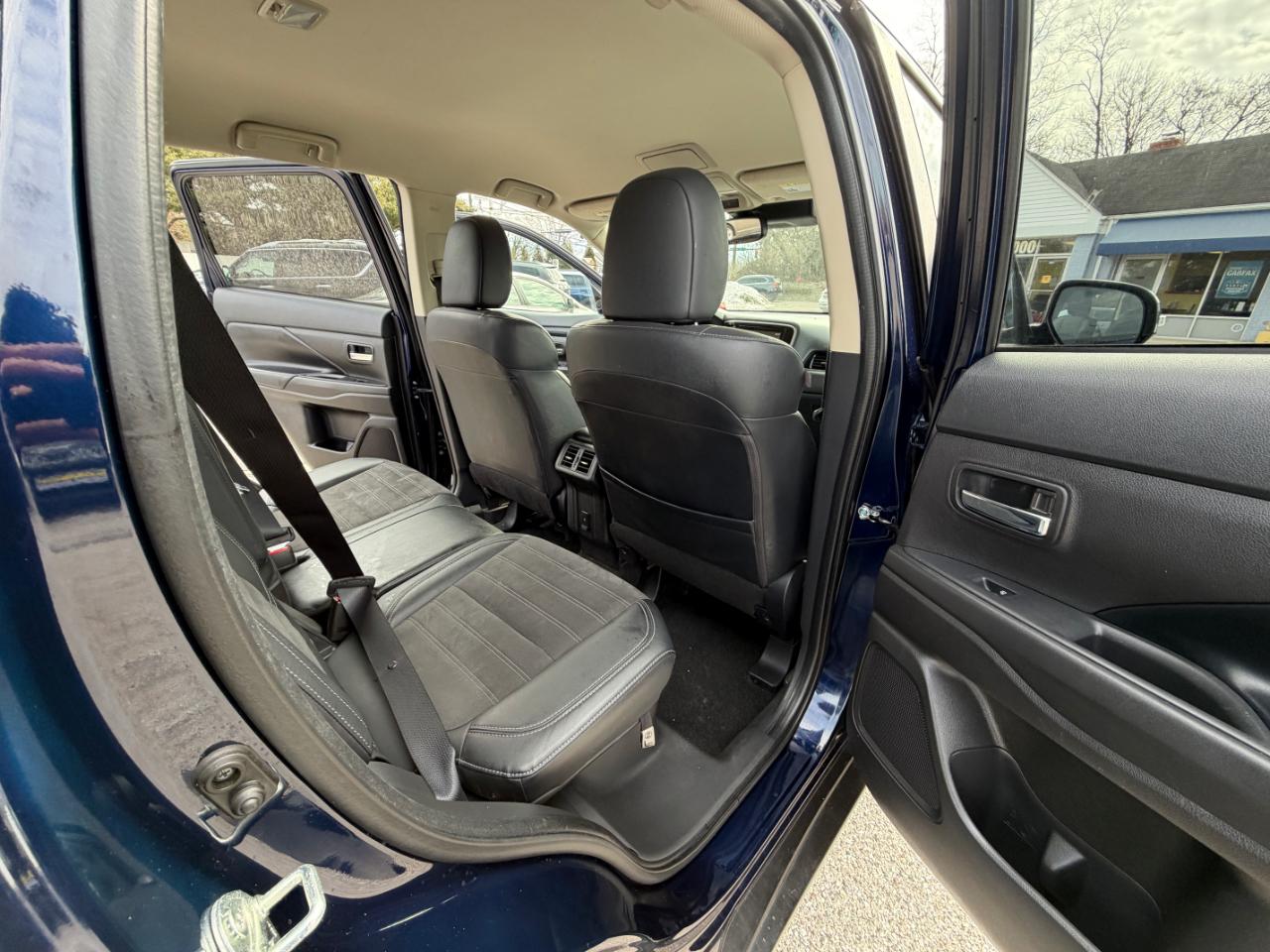 Mitsubishi Outlander SEL FWD 2020