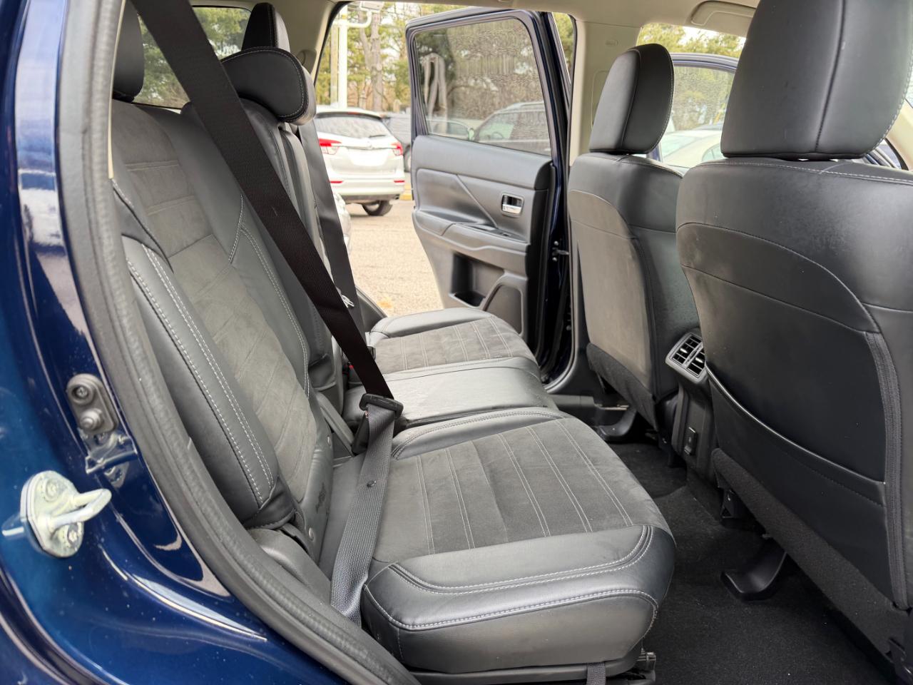 Mitsubishi Outlander SEL FWD 2020