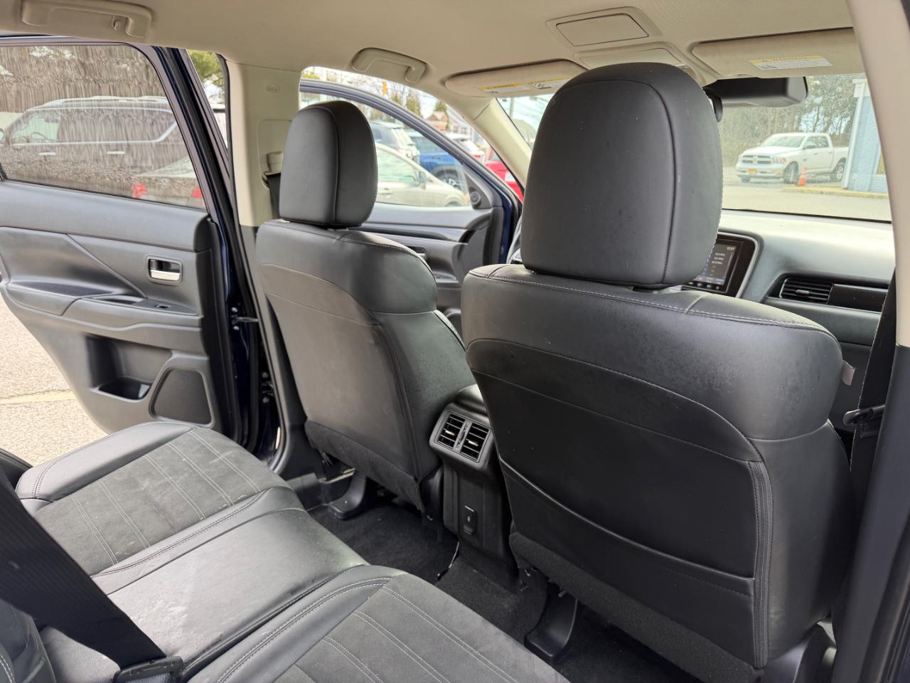 Mitsubishi Outlander SEL FWD 2020