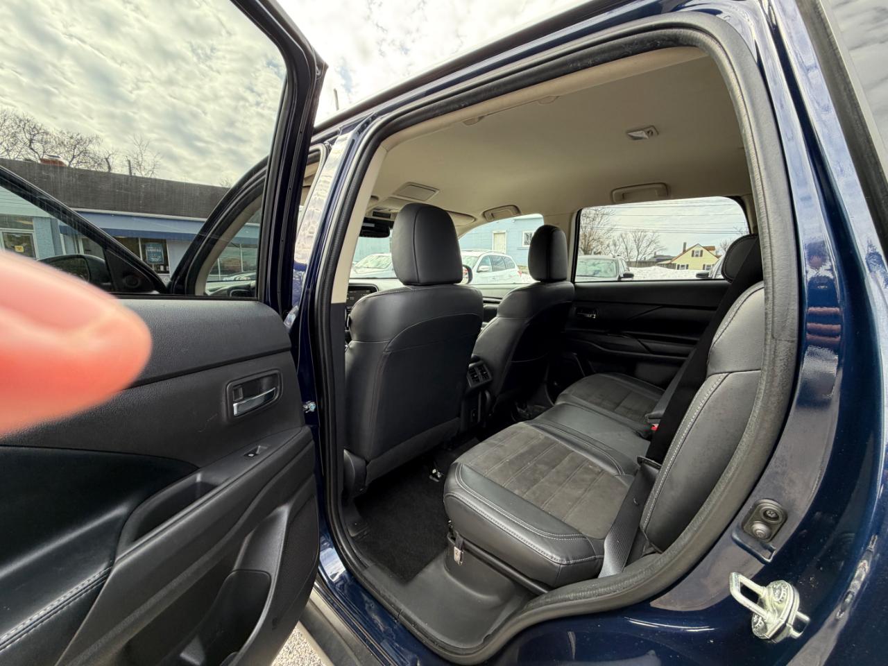 Mitsubishi Outlander SEL FWD 2020