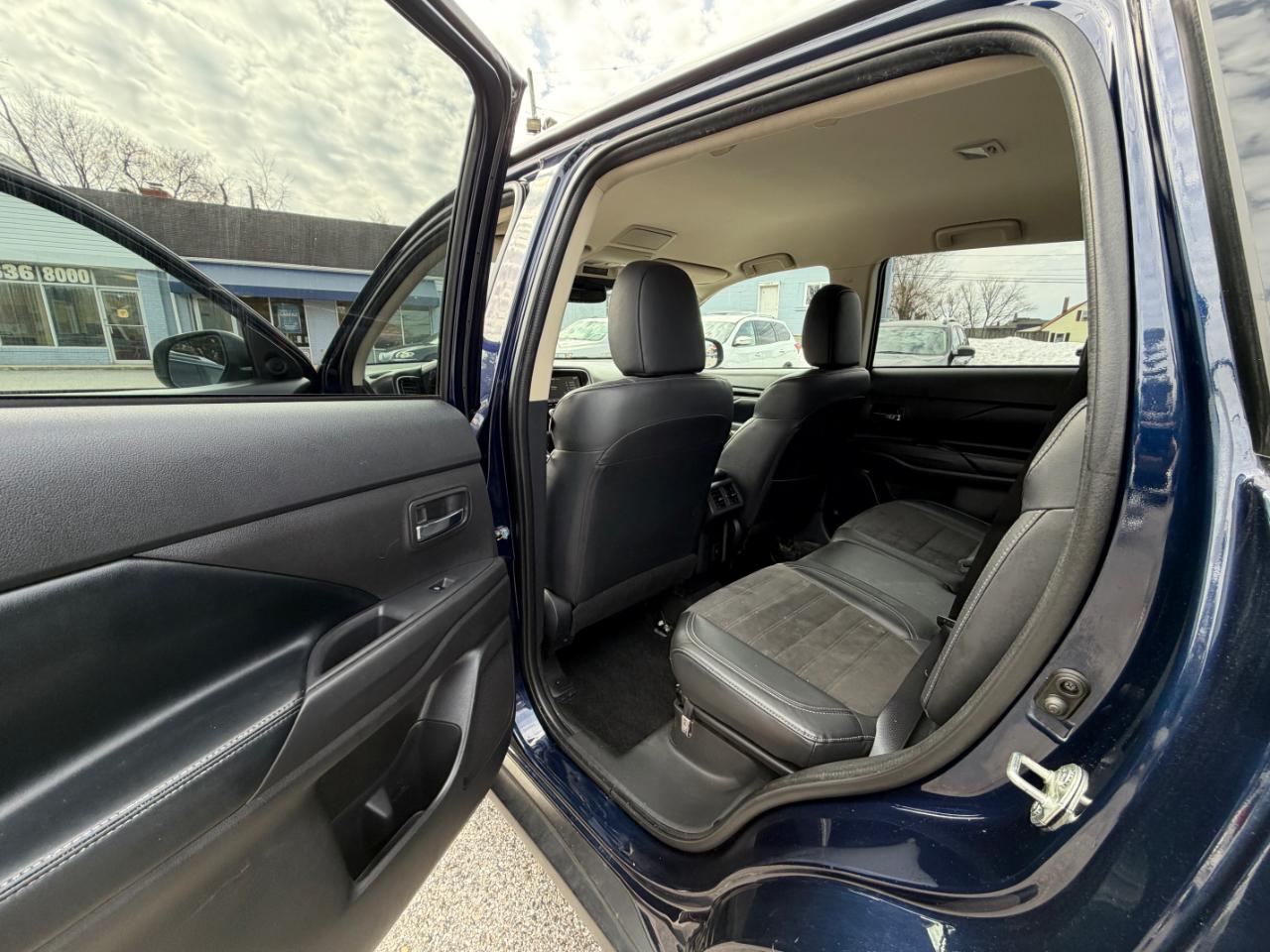 Mitsubishi Outlander SEL FWD 2020