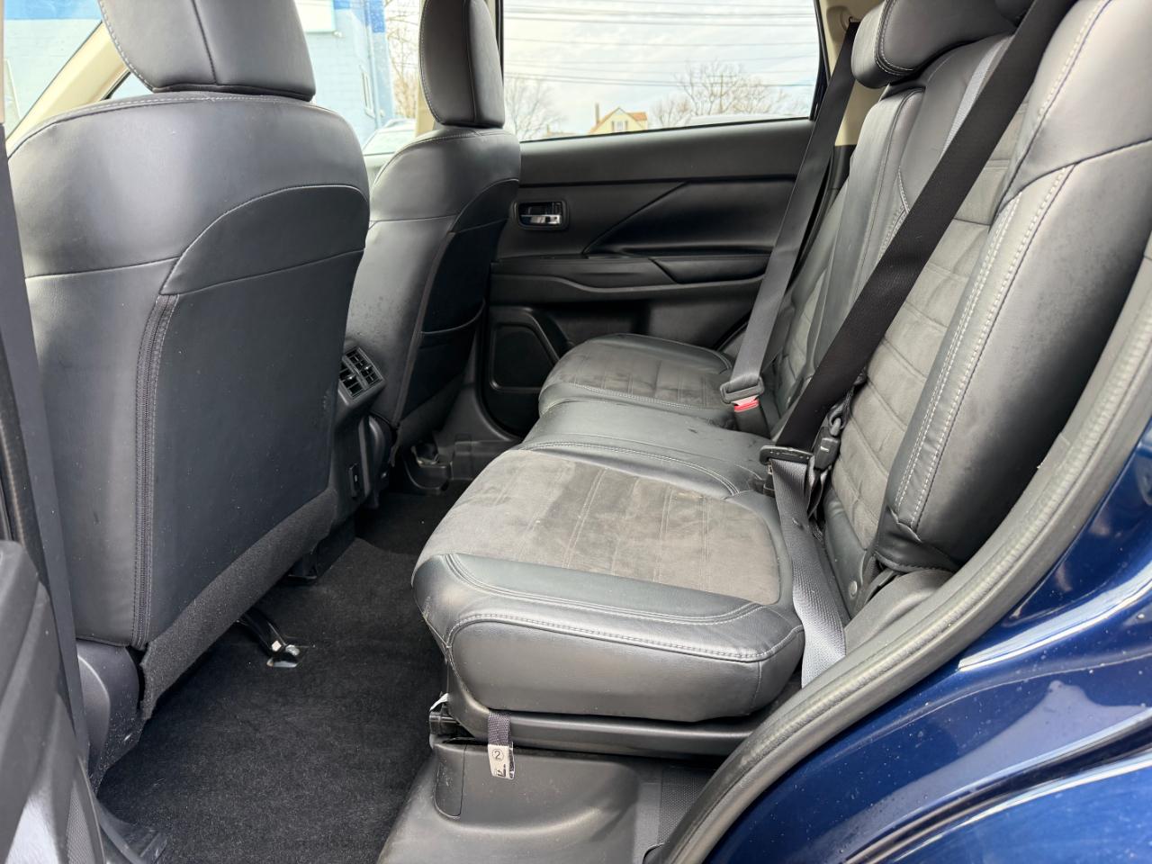 Mitsubishi Outlander SEL FWD 2020