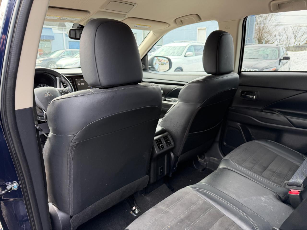 Mitsubishi Outlander SEL FWD 2020