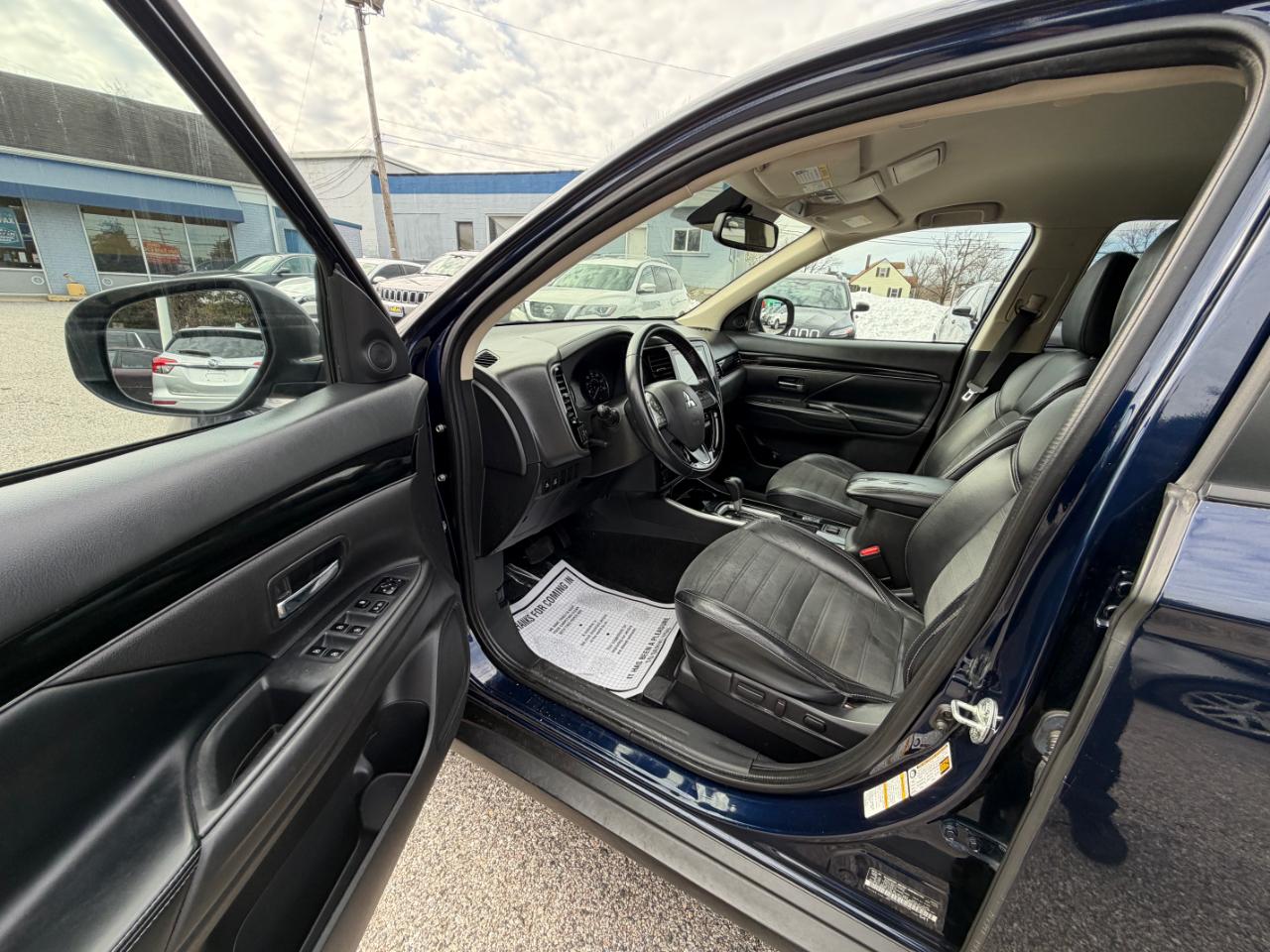 Mitsubishi Outlander SEL FWD 2020