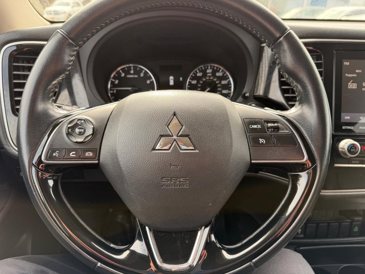 Mitsubishi Outlander SEL FWD 2020