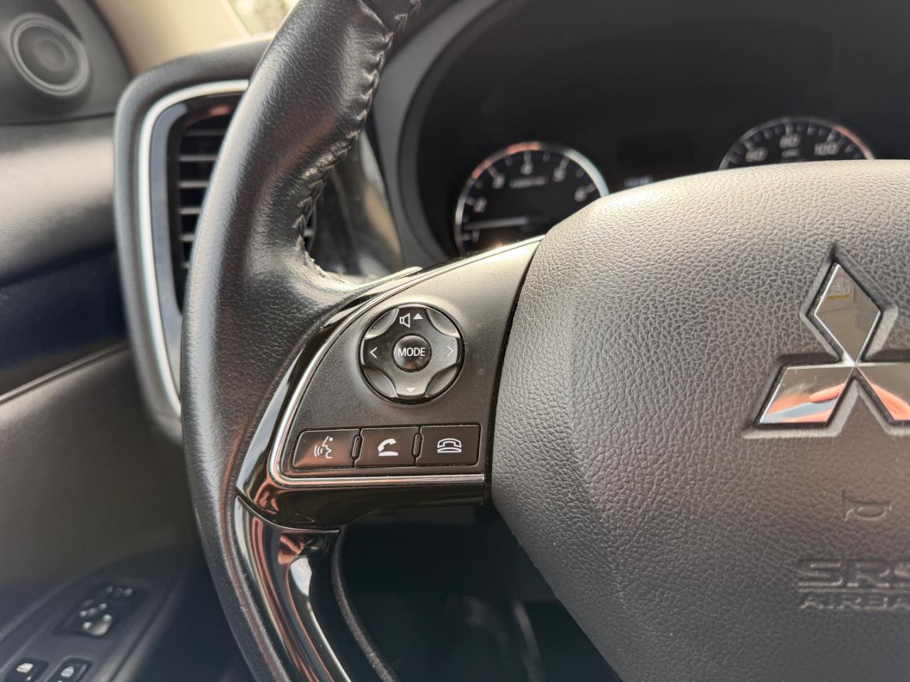 Mitsubishi Outlander SEL FWD 2020