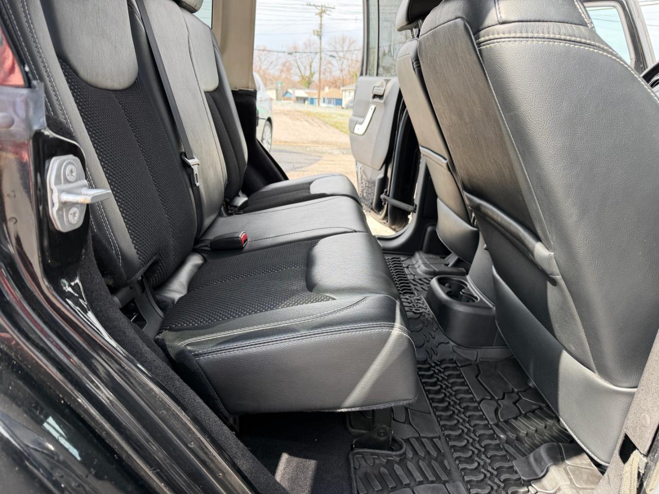 Jeep Wrangler Unlimited 4WD 4dr Wrangler X *Ltd Avail* 2015