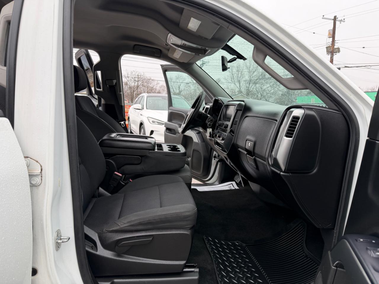 Chevrolet Silverado 1500 2WD Crew Cab 153.0" LT w/1LT 2015