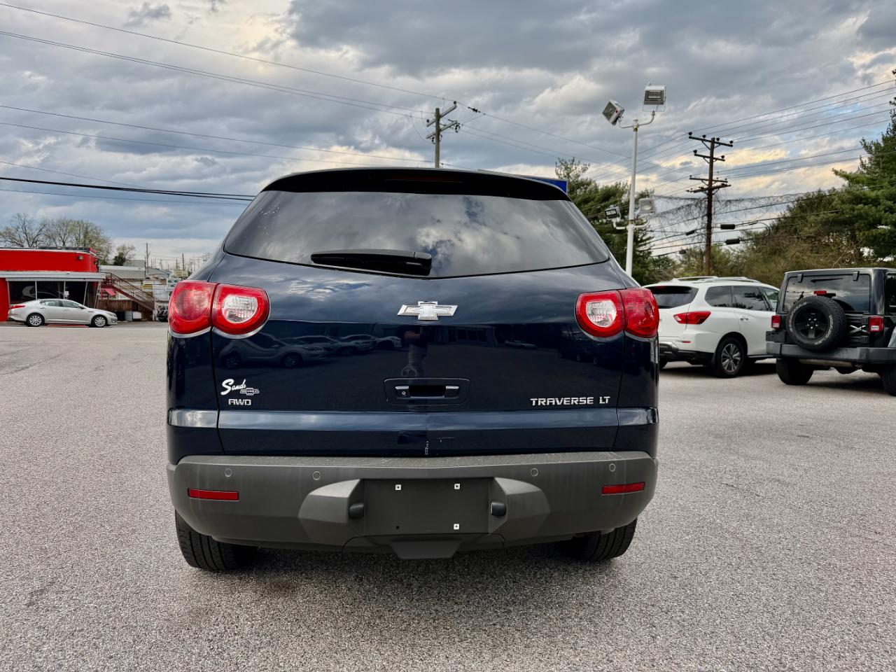 Chevrolet Traverse AWD 4dr LT w/2LT 2011