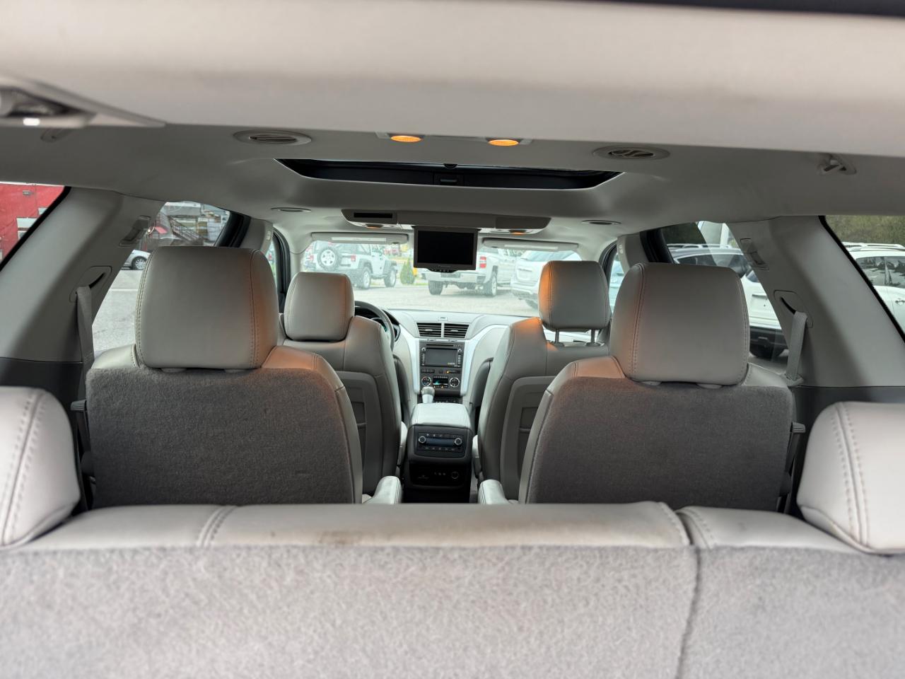 Chevrolet Traverse AWD 4dr LT w/2LT 2011