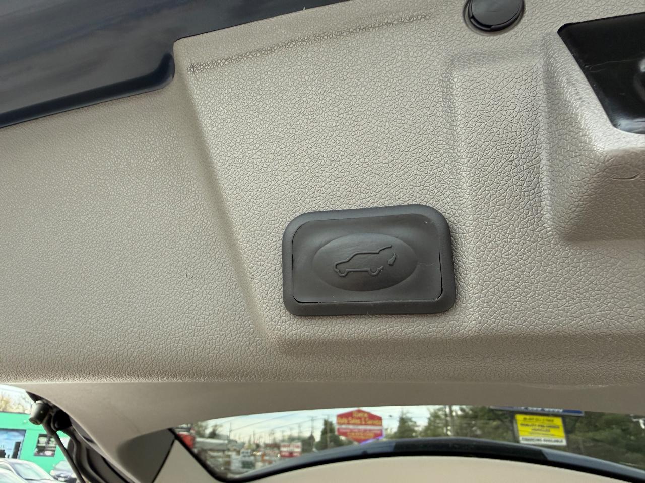 Chevrolet Traverse AWD 4dr LT w/2LT 2011