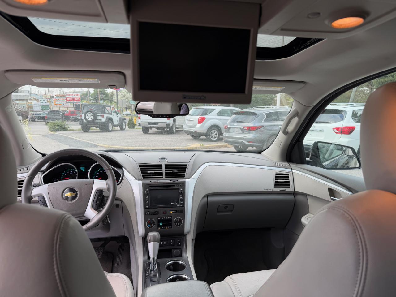 Chevrolet Traverse AWD 4dr LT w/2LT 2011