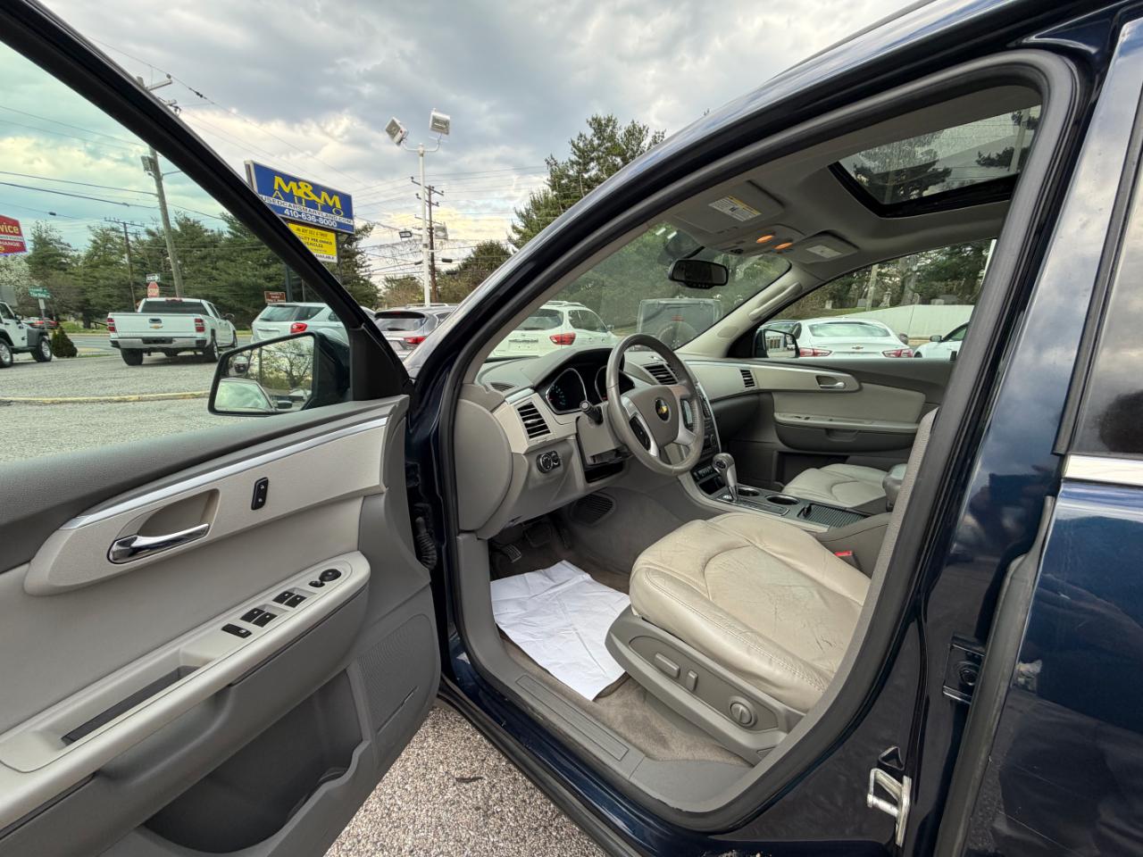 Chevrolet Traverse AWD 4dr LT w/2LT 2011