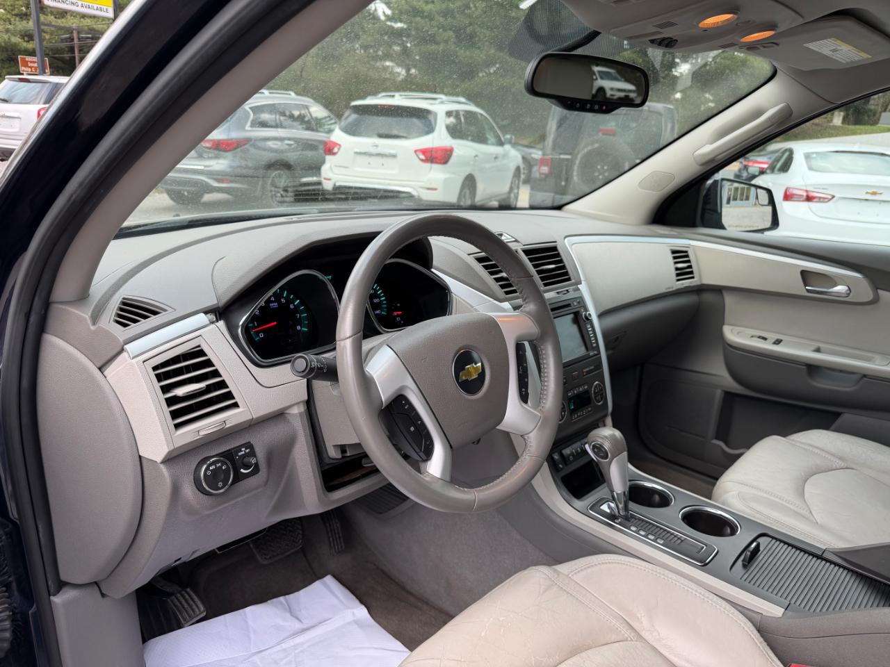 Chevrolet Traverse AWD 4dr LT w/2LT 2011