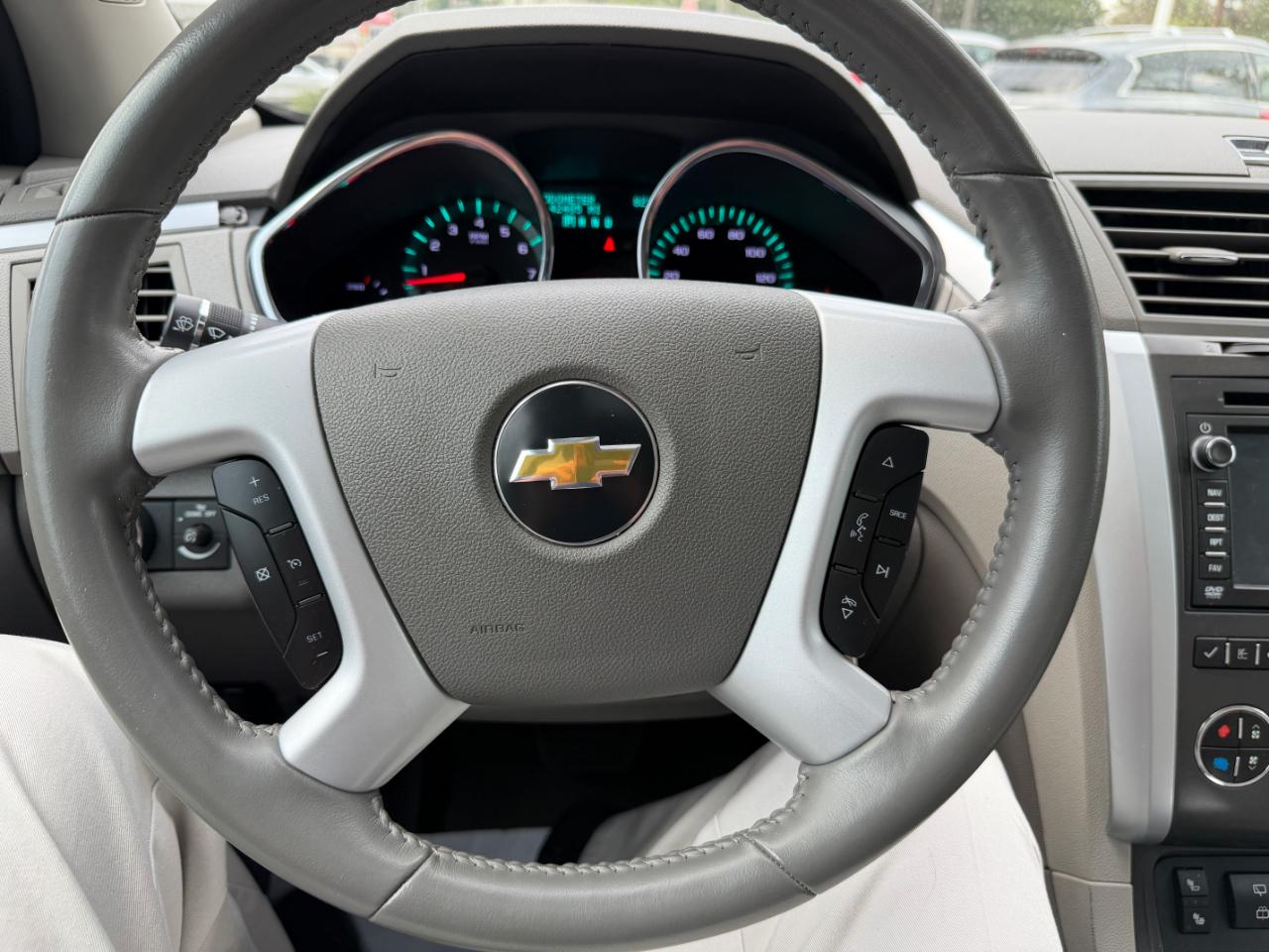 Chevrolet Traverse AWD 4dr LT w/2LT 2011