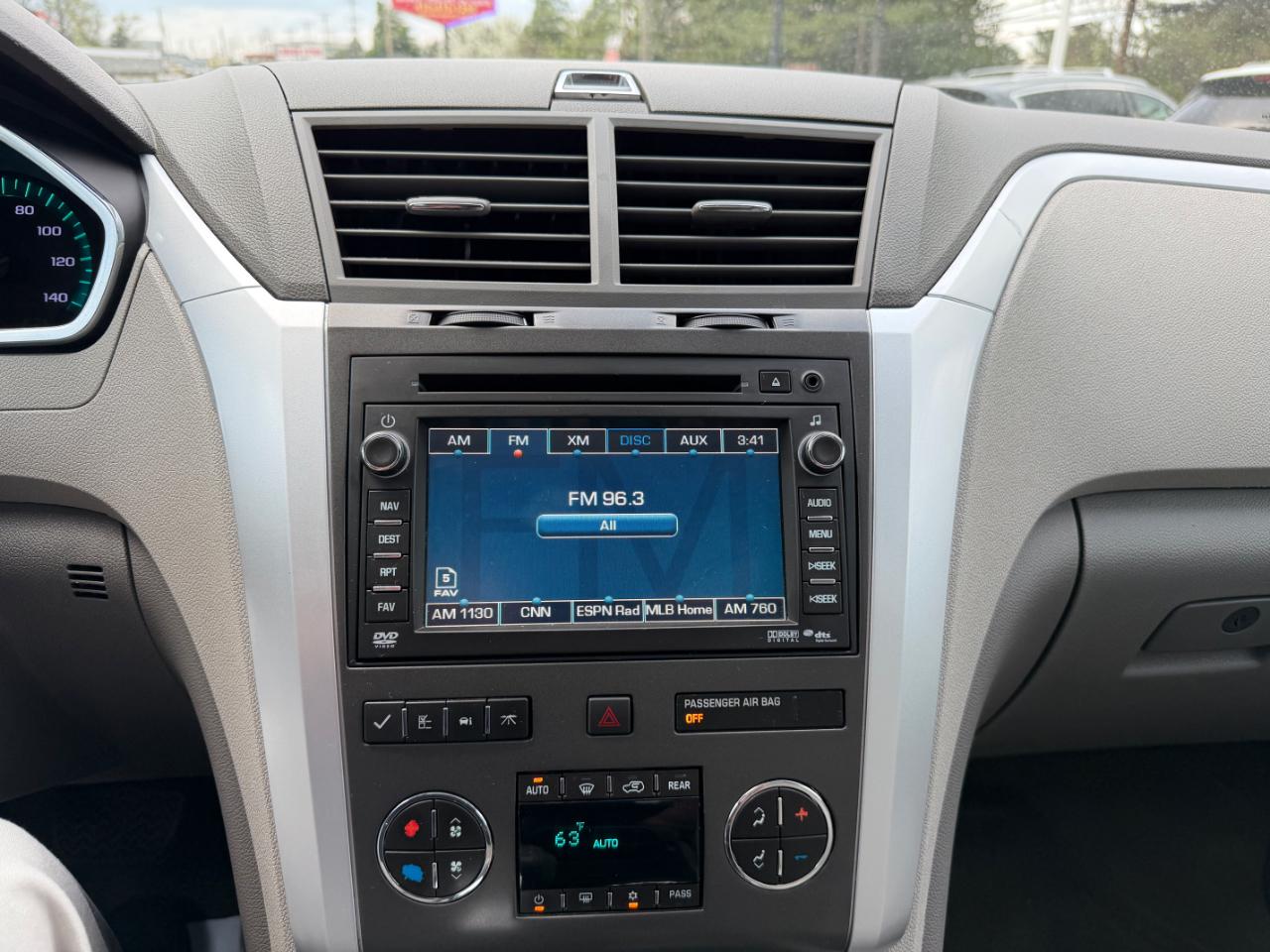 Chevrolet Traverse AWD 4dr LT w/2LT 2011