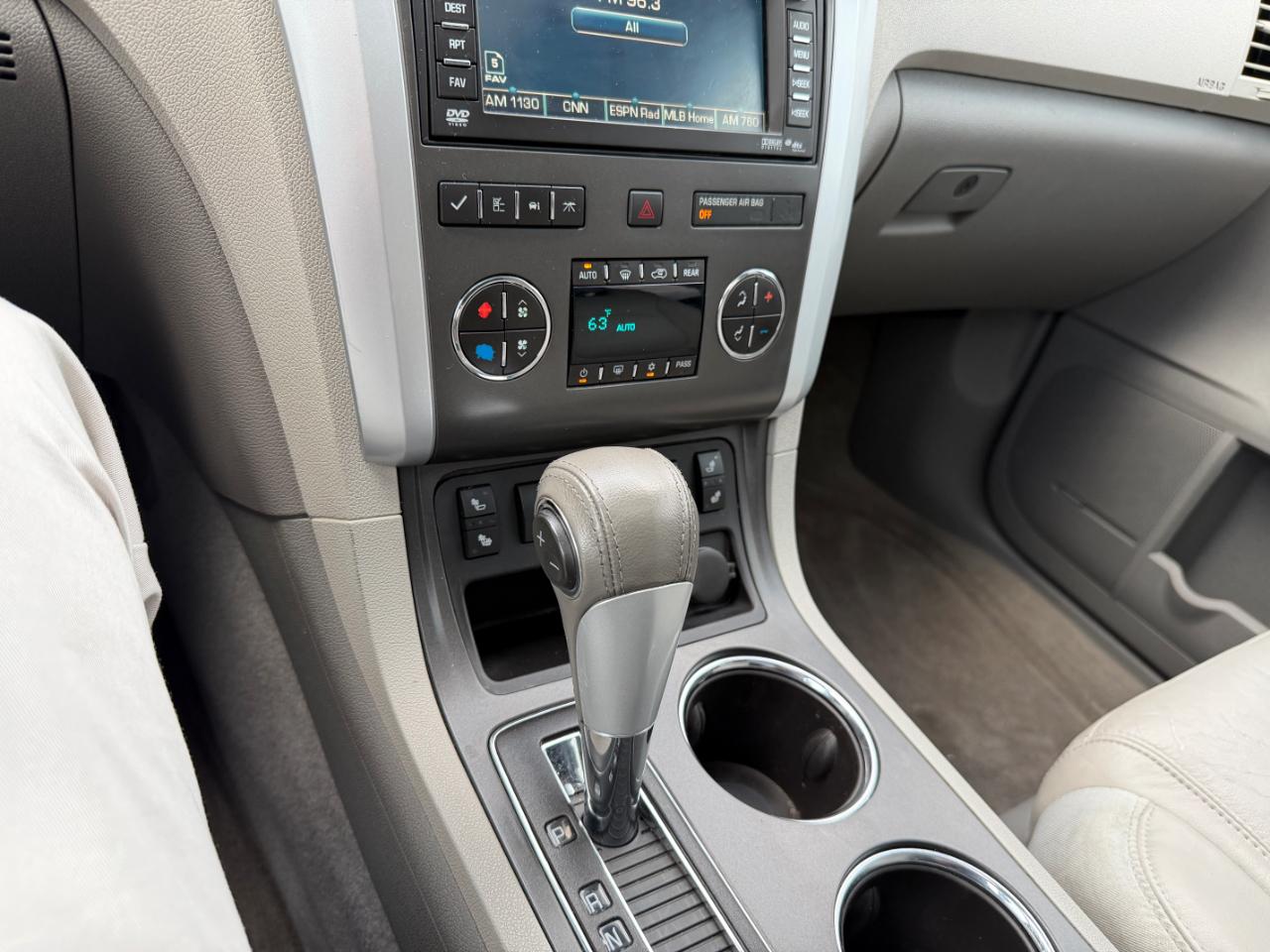 Chevrolet Traverse AWD 4dr LT w/2LT 2011