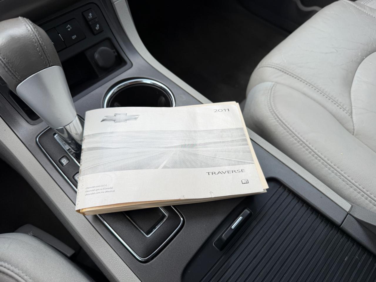 Chevrolet Traverse AWD 4dr LT w/2LT 2011