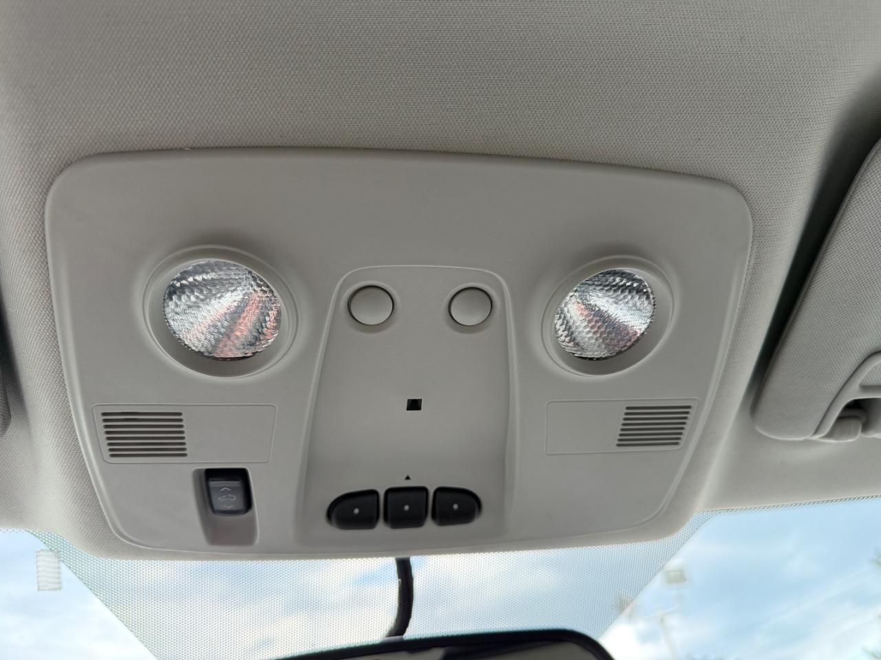 Chevrolet Traverse AWD 4dr LT w/2LT 2011