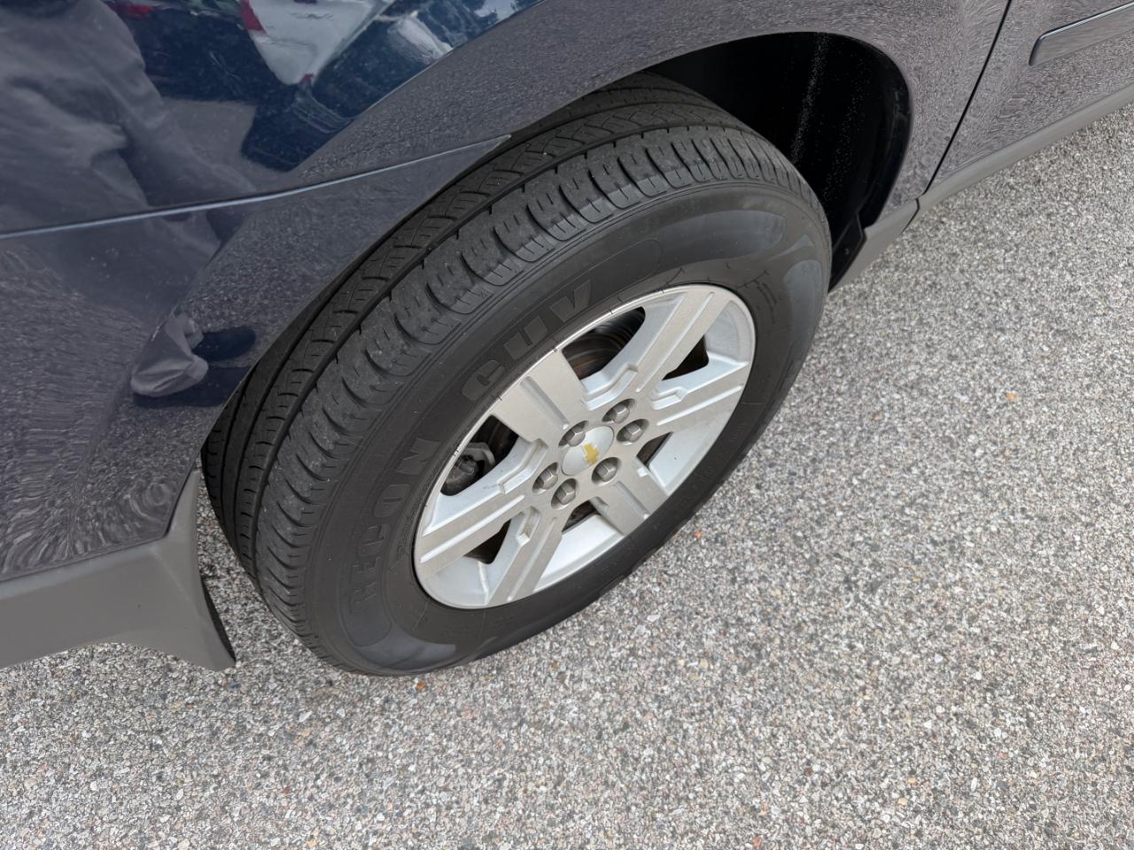 Chevrolet Traverse AWD 4dr LT w/2LT 2011