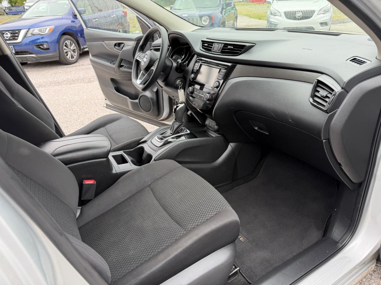 Nissan Rogue Sport 2018.5 FWD SV 2019