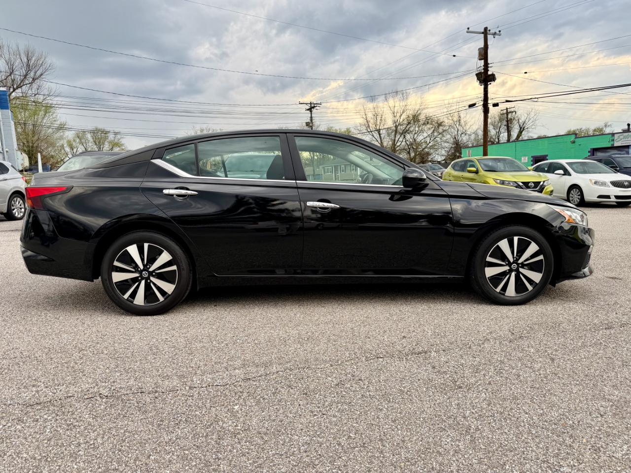 Nissan Altima 2.5 SV Sedan 2021