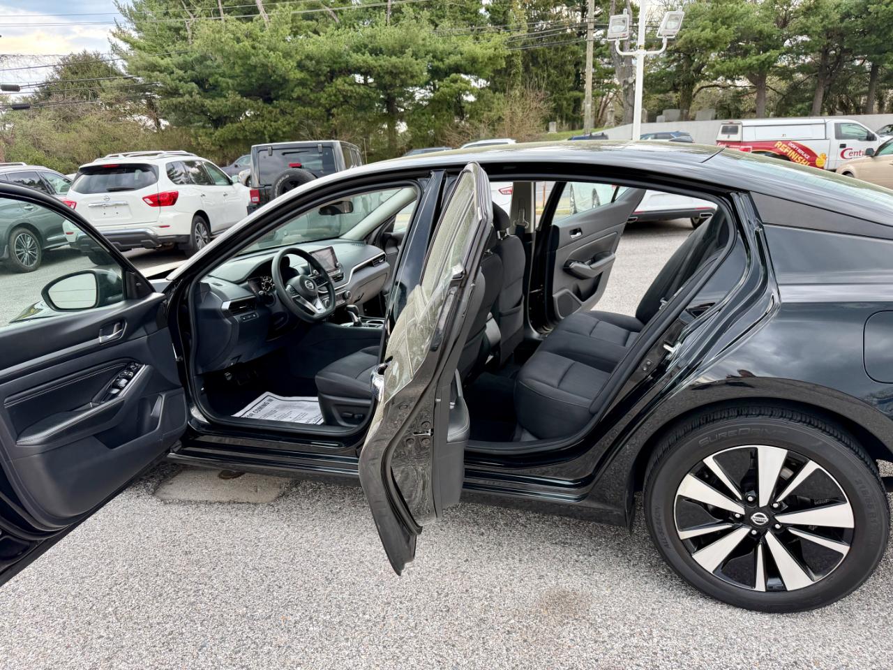 Nissan Altima 2.5 SV Sedan 2021