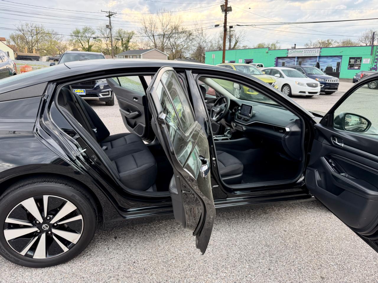 Nissan Altima 2.5 SV Sedan 2021