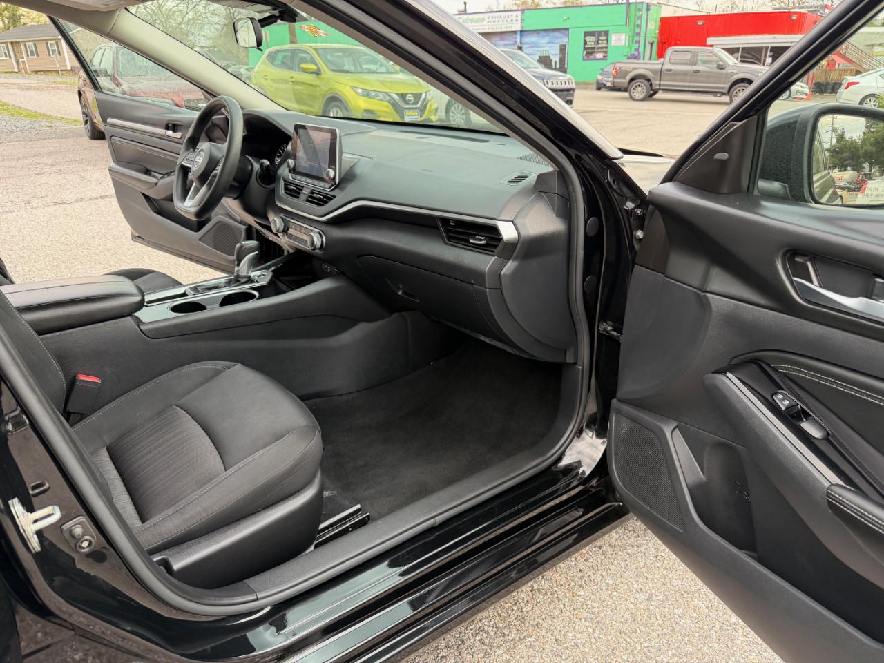 Nissan Altima 2.5 SV Sedan 2021