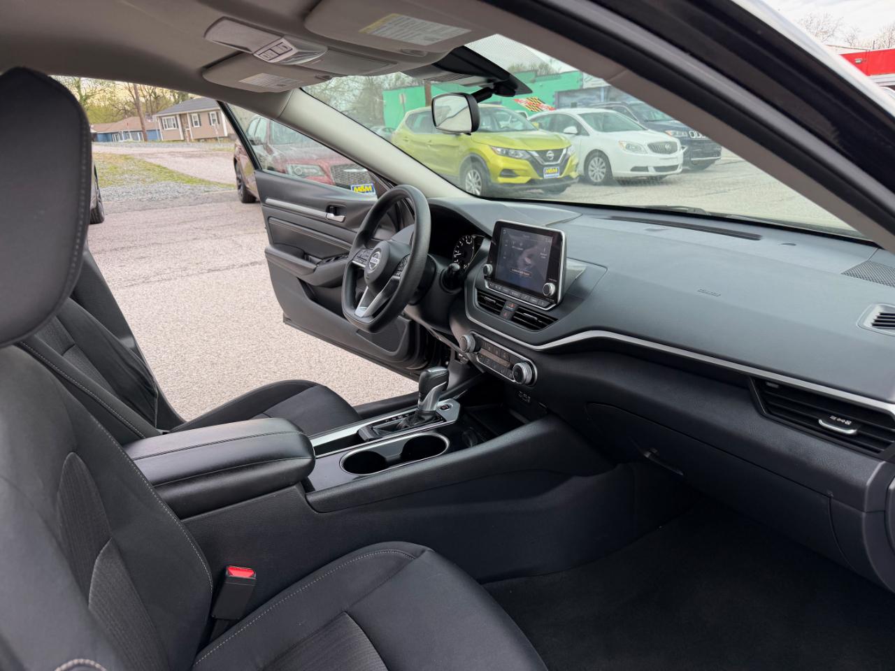 Nissan Altima 2.5 SV Sedan 2021