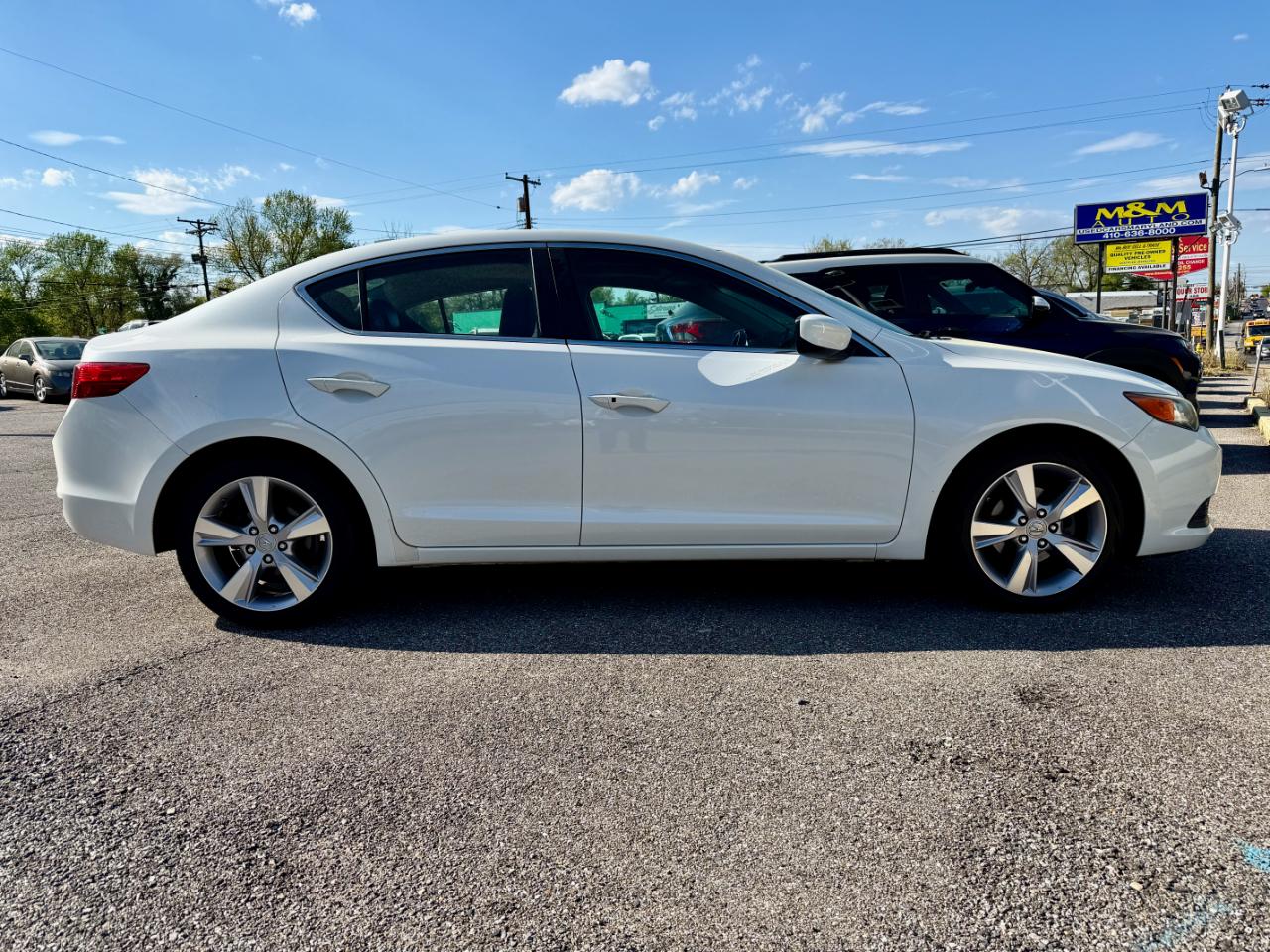 Acura ILX 4dr Sdn 2.0L 2014