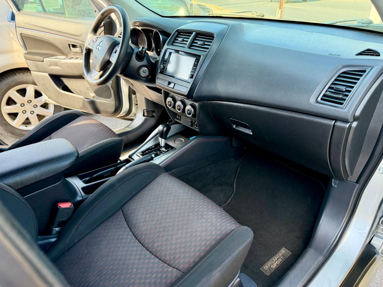 Mitsubishi Outlander Sport ES 2.0 CVT 2019