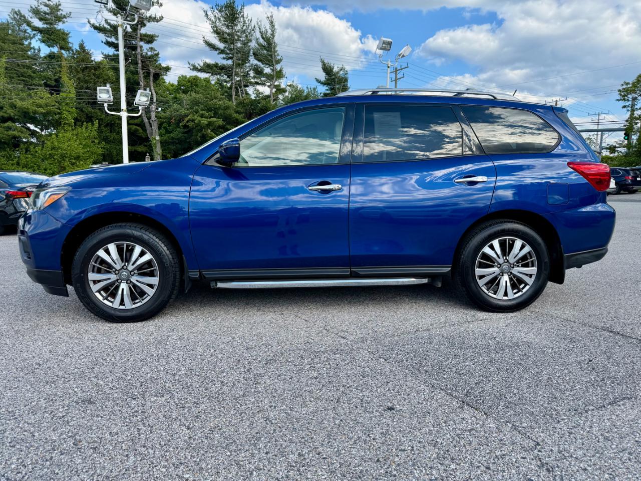 Nissan Pathfinder 4x4 SV 2018