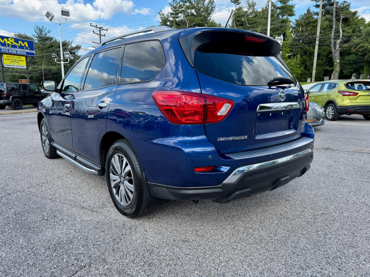Nissan Pathfinder 4x4 SV 2018
