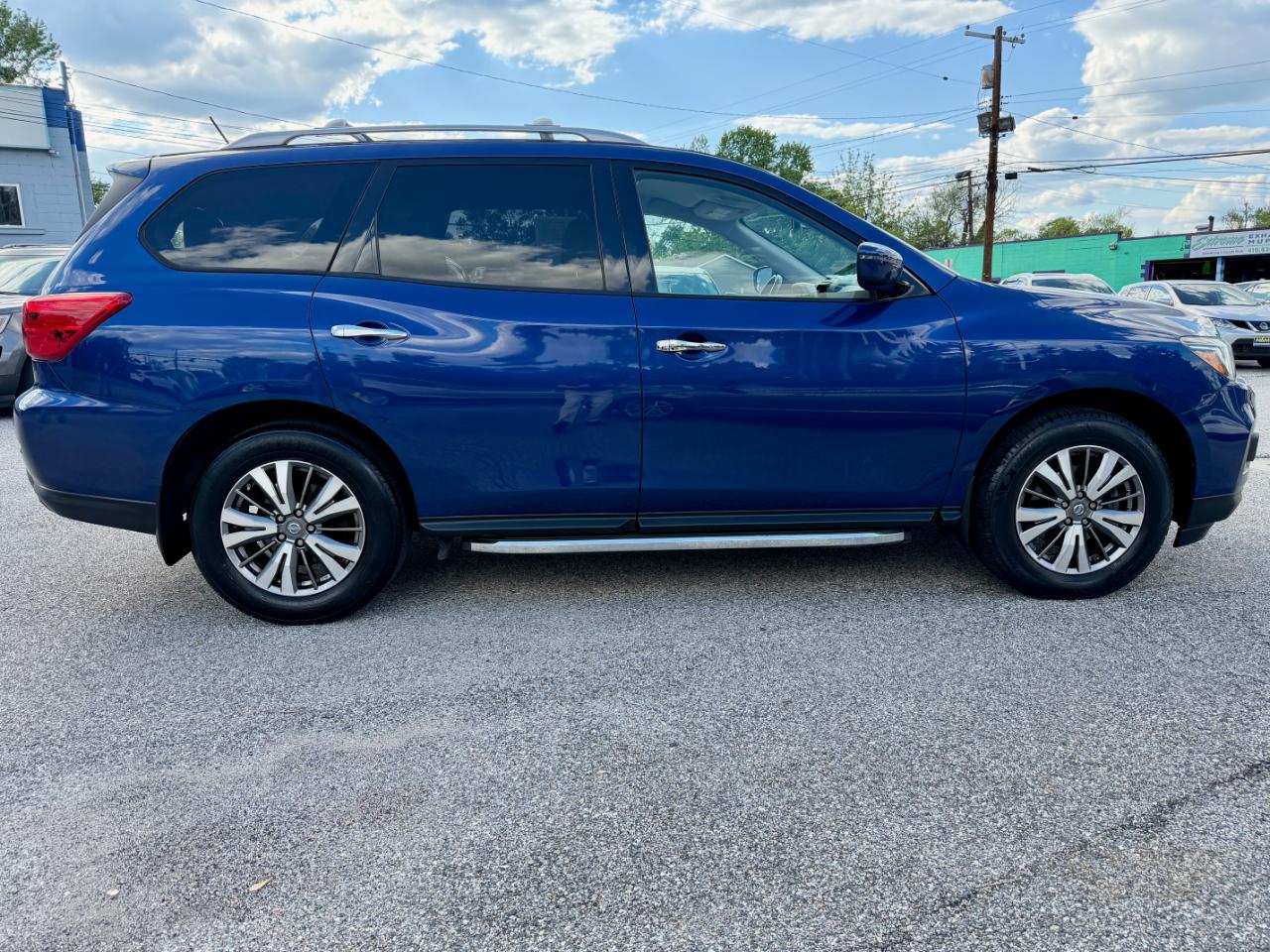 Nissan Pathfinder 4x4 SV 2018