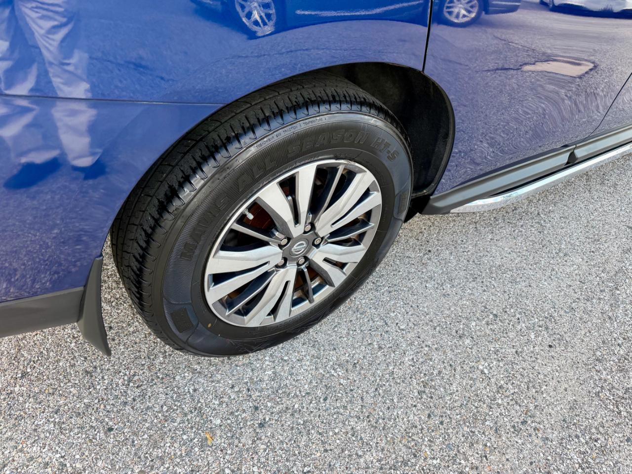 Nissan Pathfinder 4x4 SV 2018
