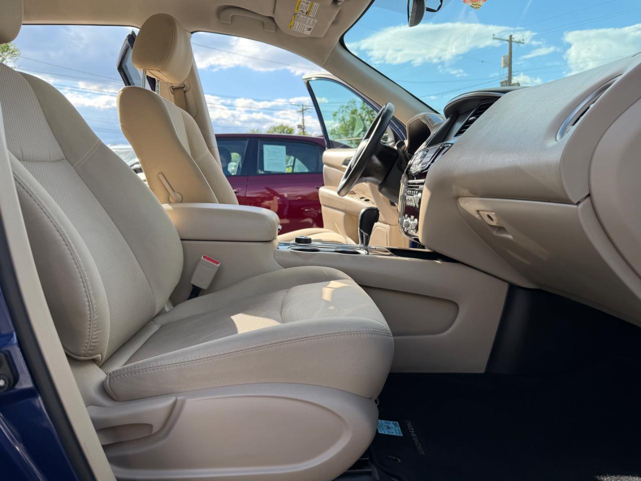 Nissan Pathfinder 4x4 SV 2018
