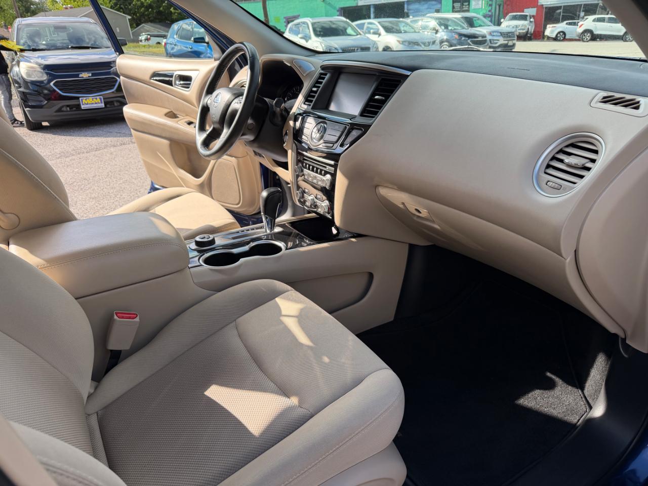 Nissan Pathfinder 4x4 SV 2018