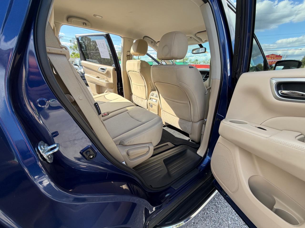 Nissan Pathfinder 4x4 SV 2018