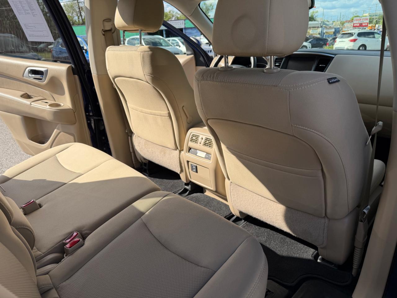 Nissan Pathfinder 4x4 SV 2018